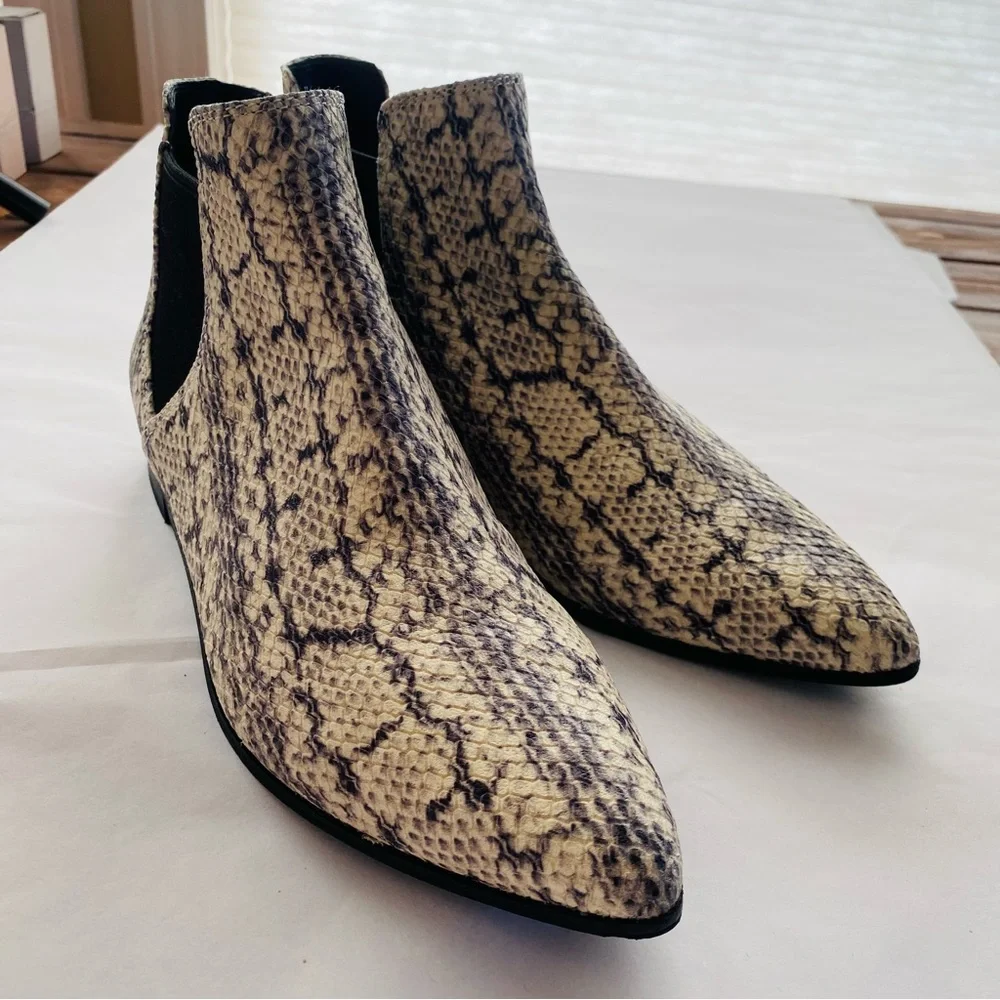 Cole Haan Hara Genuine‎ Leather Snake Skin Print Ankle Stretch Bootie Size 8.5